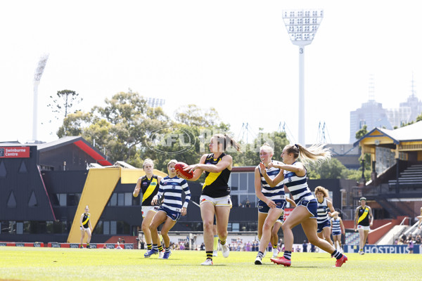AFLW 2021 Training - Richmond v Geelong Practice Match - 900966