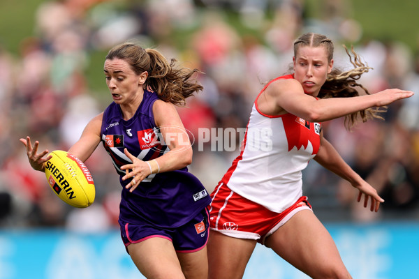 AFLW 2022 S7 Round 09 - Sydney v Fremantle - 1018591