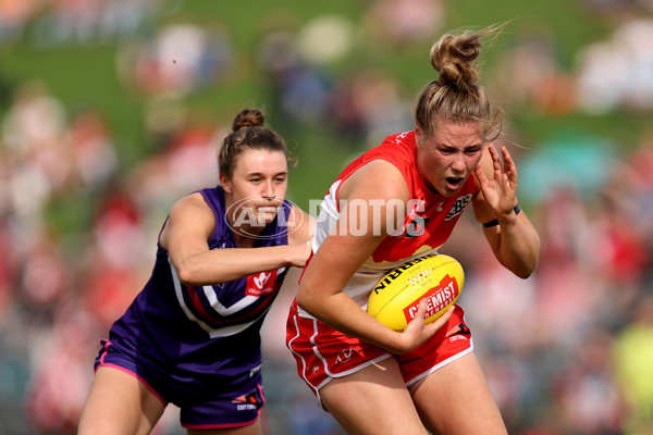 AFLW 2022 S7 Round 09 - Sydney v Fremantle - 1018616