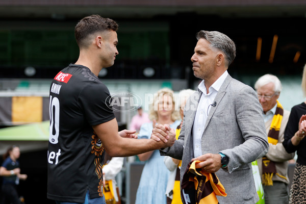 AFL 2023 ROUND 01 - HAWTHORN V ESSENDON - A-15801685