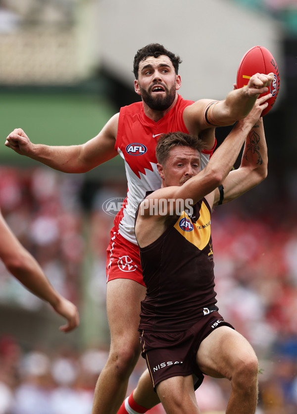 AFL 2023 ROUND 02 - SYDNEY V HAWTHORN - A-16030466