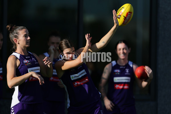 AFLW 2020 Training - Fremantle 140120 - 728435