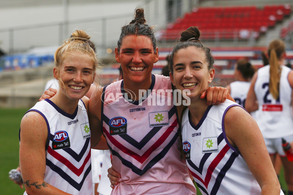 AFLW 2020 Round 06 - Western Bulldogs v Fremantle - 742336