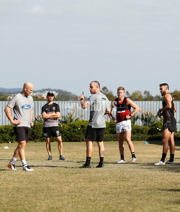 AFL 2020 Training - Shane Edwards Hub Training 040920 - 778960