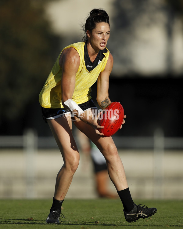 AFLW 2020 Training - Collingwood 251120 - 795631