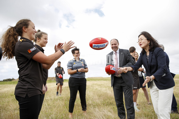 AFL 2020 Media - Hawthorn Announcement 261120 - 795767