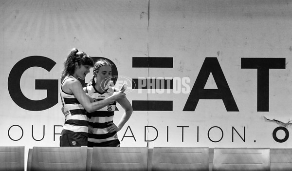 AFLW 2021 Media - Geelong Team Photo Day - 799624
