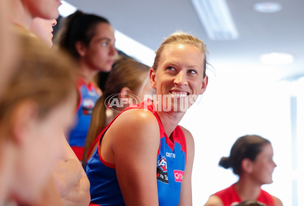 AFLW 2021 Media - Western Bulldogs Team Photo Day - 800675