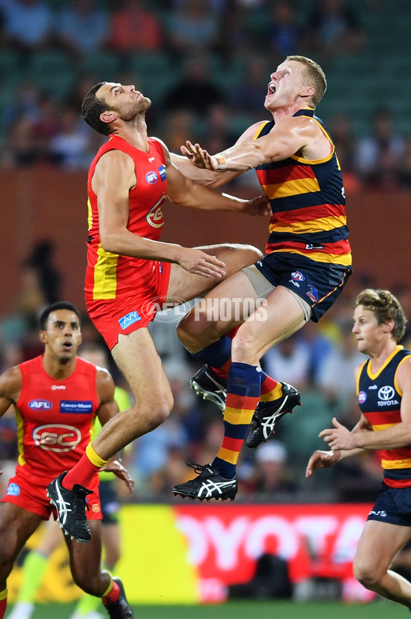 AFL 2021 Round 03 - Adelaide v Gold Coast - 826001