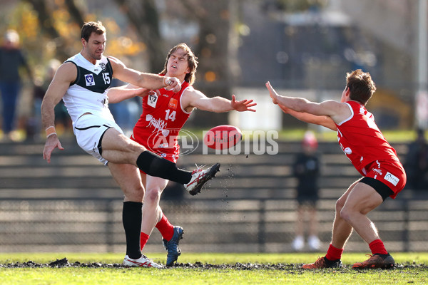 VFL 2022 Round 13 - Northern Bullants v Southport Sharks - 963696