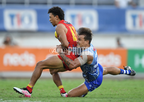 AFL 2022 Round 12 - Gold Coast v North Melbourne - 957073