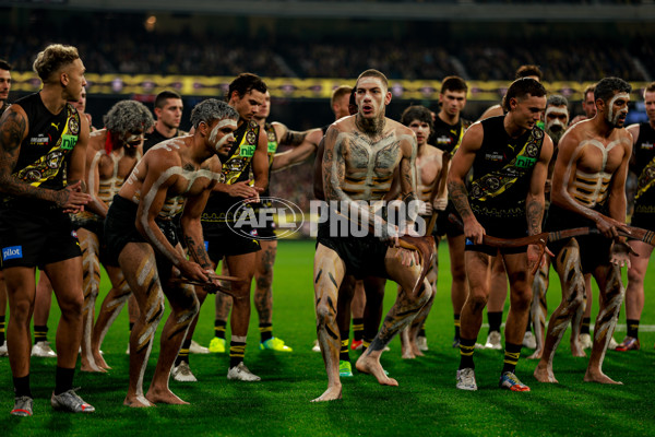 AFL 2022 Round 10 - Richmond v Essendon - 952826