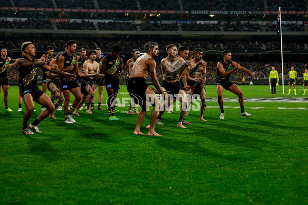 AFL 2022 Round 10 - Richmond v Essendon - 952832