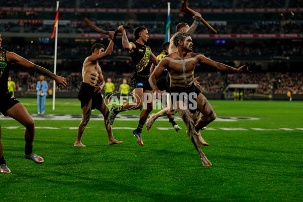 AFL 2022 Round 10 - Richmond v Essendon - 952834