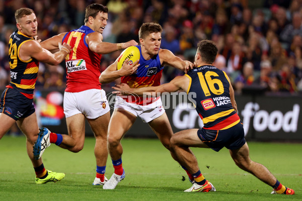 AFL 2022 Round 09 - Adelaide v Brisbane - 947944