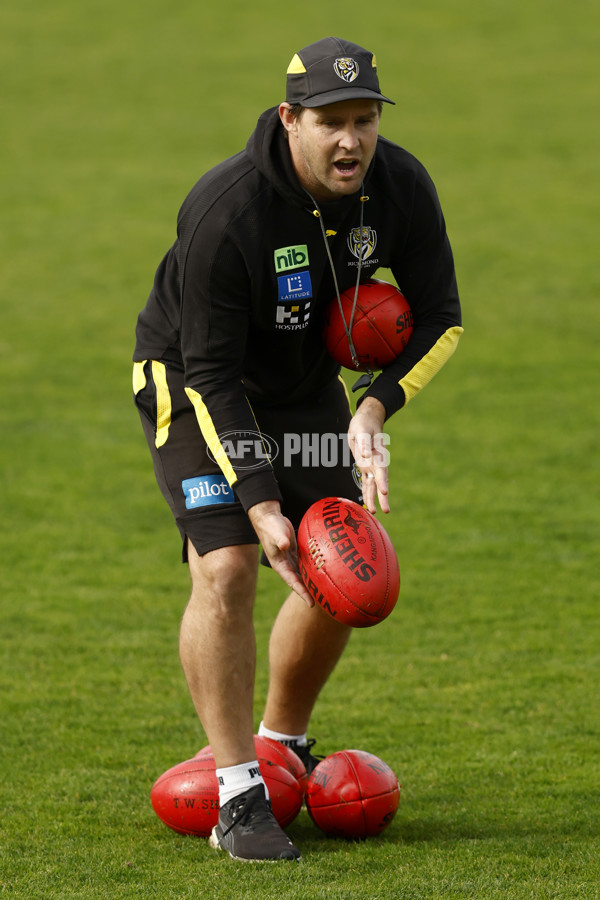 AFL 2022 Training - Richmond 120522 - 946607