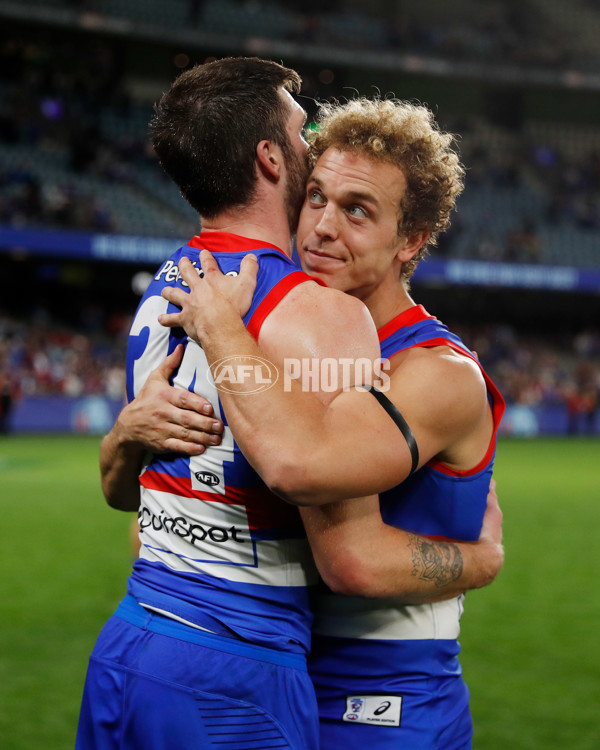 AFL 2022 Round 07 - Western Bulldogs v Essendon - 943158