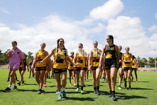 AFLW 2022 U16 Girls Championships - WA Black v WA Gold - 918177