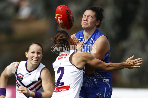 AFLW 2022 Qualifying Final B - North Melbourne v Fremantle - 921061