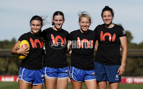 AFLW 2022 Round 08 - Melbourne v North Melbourne - 913008