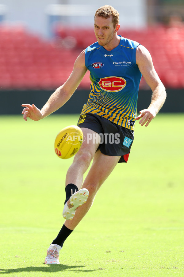 AFL 2022 Training - Gold Coast 140422 - 934217