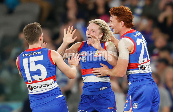 AFL 2022 Round 05 - North Melbourne v Western Bulldogs - 934689