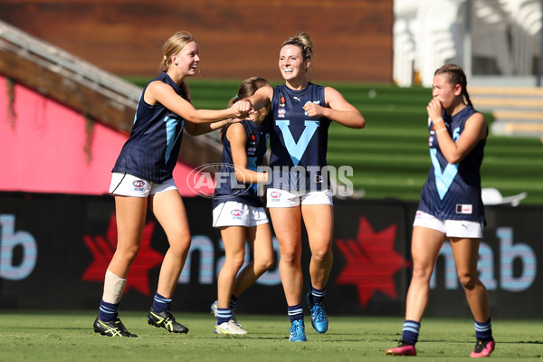 AFLW 2022 U18 Girls Championships - QLD v Vic Metro - 937230