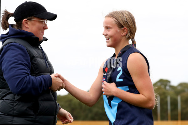 AFLW 2022 U16 Girls Championships - Vic Metro v Vic Country - 937366