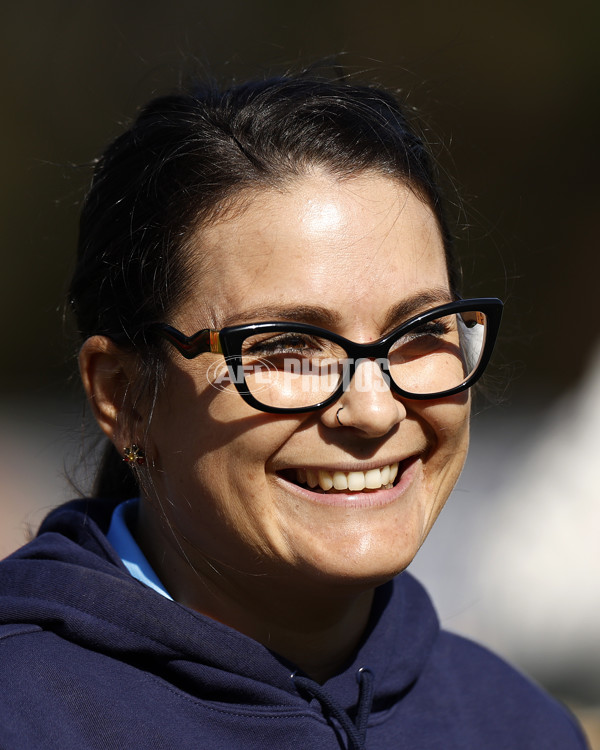 AFLW 2022 U18 Girls Championships - Vic Metro v South Australia - 937704