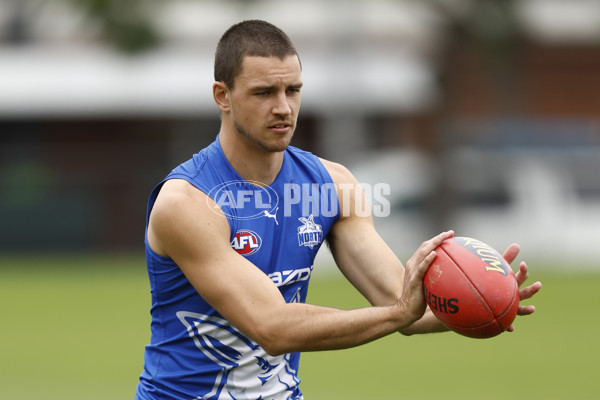 AFL 2022 Training - North Melbourne 270422 - 940782