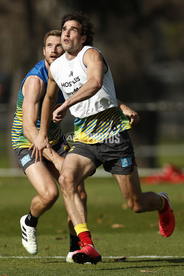 AFL 2021 Training - Gold Coast 040821 - 878508