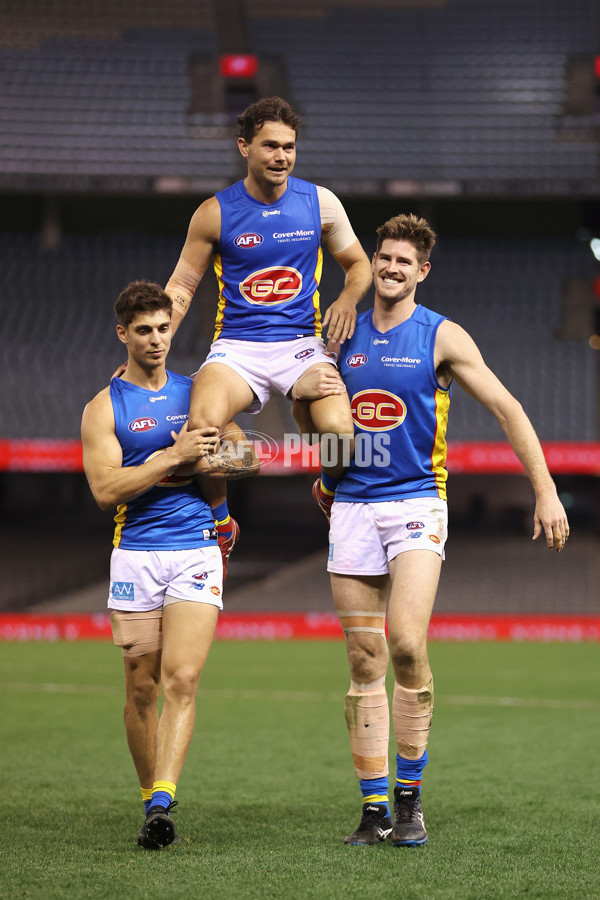 AFL 2021 Round 23 - Sydney v Gold Coast - 884111