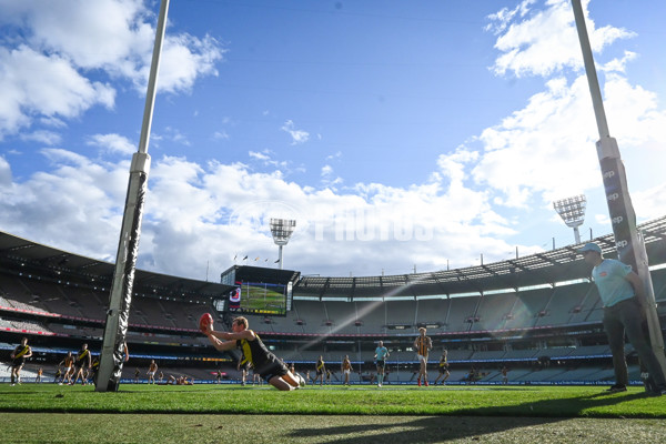 Photographers Choice - AFL 2021 Round 23 - A-21535026