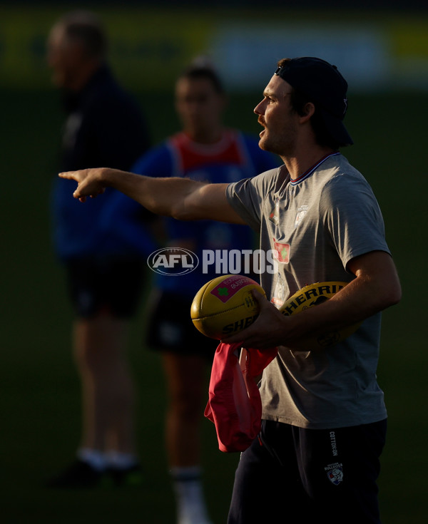 AFLW 2021 Training - Western Bulldogs 121021 - 895181