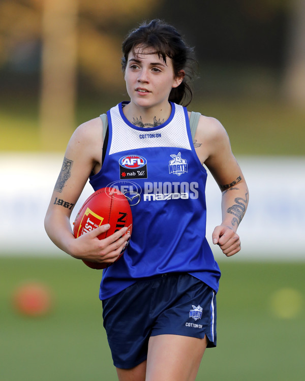 AFLW 2021 Training - North Melbourne 121021 - 895272