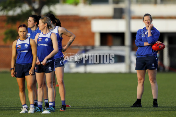 AFLW 2021 Training - North Melbourne 121021 - 895257