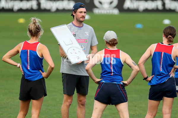 AFLW 2021 Training - Western Bulldogs 211021 - 896041