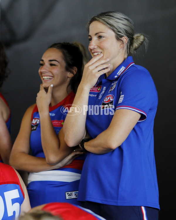 AFLW 2022 Media - Western Bulldogs Team Photo Day - 899857