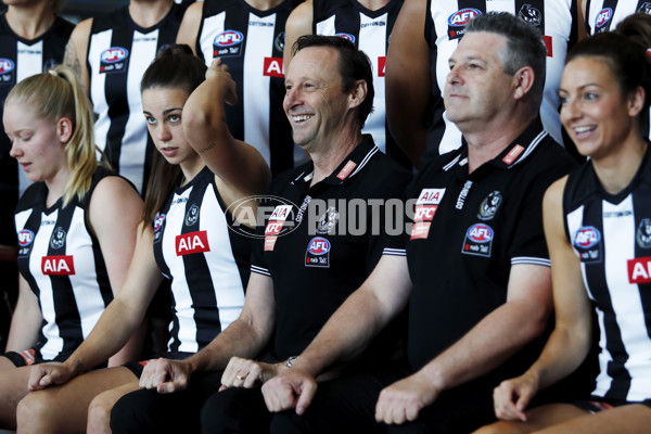 AFLW 2022 Media - Collingwood Team Photo Day - 899982