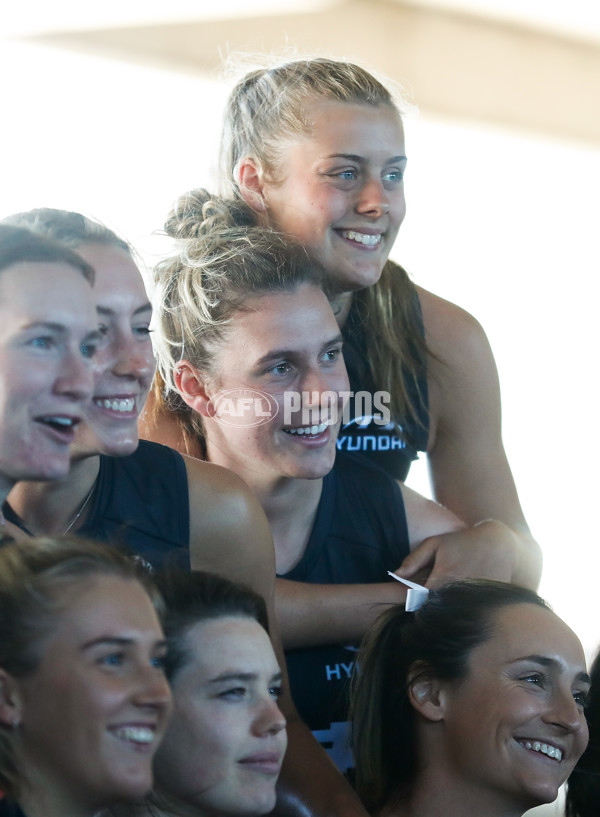 AFLW 2022 Media - Carlton Team Photo Day - 900503