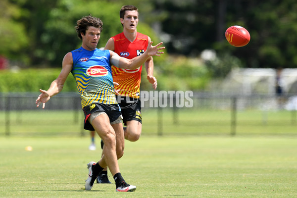 AFL 2021 Training - Gold Coast 151221 - 900469