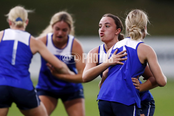 AFLW 2022 Training - North Melbourne 130122 - 902677