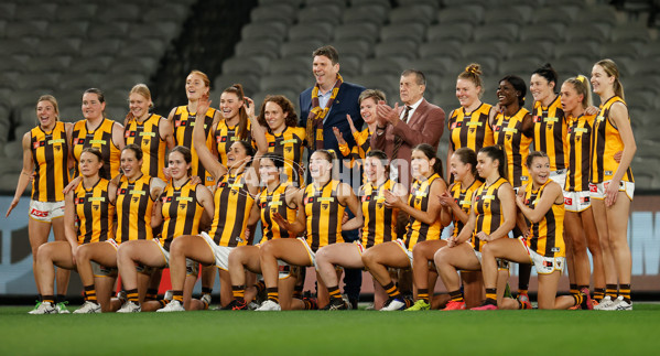 AFLW 2022 S7 Round 01 - Essendon v Hawthorn - 1003553