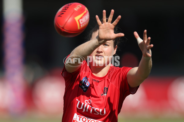 AFLW 2022 S7 Round 03 - West Coast v Essendon - 1006203