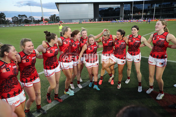 AFLW 2022 S7 Round 03 - West Coast v Essendon - 1006317