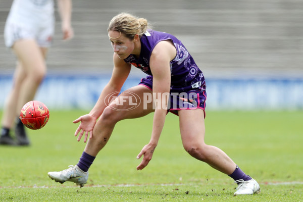 AFLW 2022 S7 Round 04 - Fremantle v Carlton - 1008187