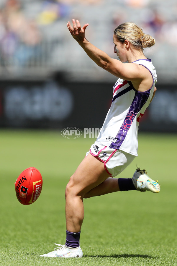 AFLW 2022 S7 Round 05 - West Coast v Fremantle - 1010826