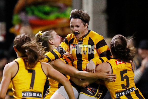 AFLW 2022 S7 Round 06 - Hawthorn v West Coast - 1014559