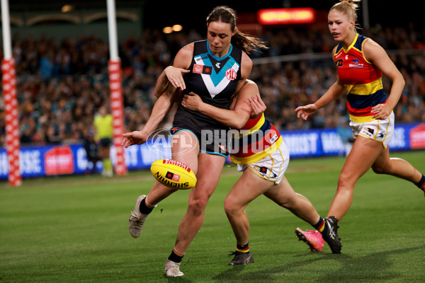 AFLW 2022 S7 Round 06 - Adelaide v Port Adelaide - 1014642