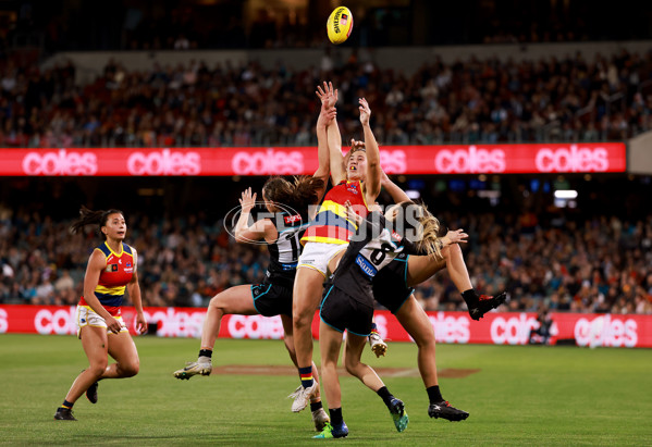 AFLW 2022 S7 Round 06 - Adelaide v Port Adelaide - 1014645